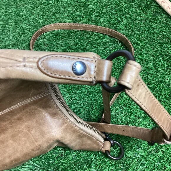 Frye Melissa Scooped Crossbody Hobo Bag Light Tan